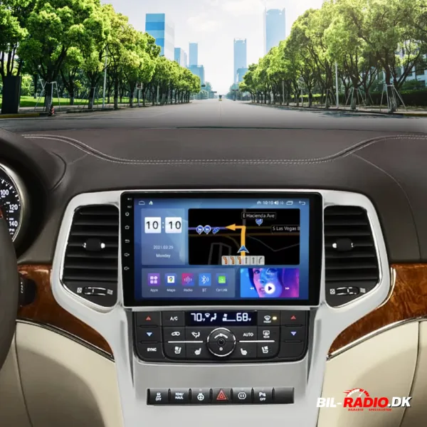 Jeep Grand Cherokee 2010-2013 bilradio med 10.33” IPS touchscreen, trådløs Apple CarPlay, Android Auto, 8-core processor og 6GB RAM.